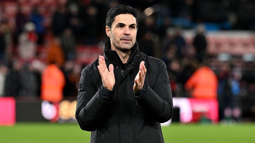 Mikel Arteta applauds fans after beating Bournemouth