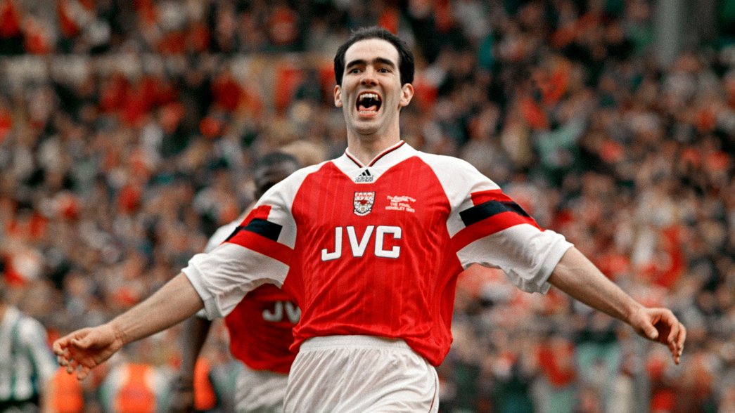 Steve Morrow celebrates scoring in the 1993 League Cup final